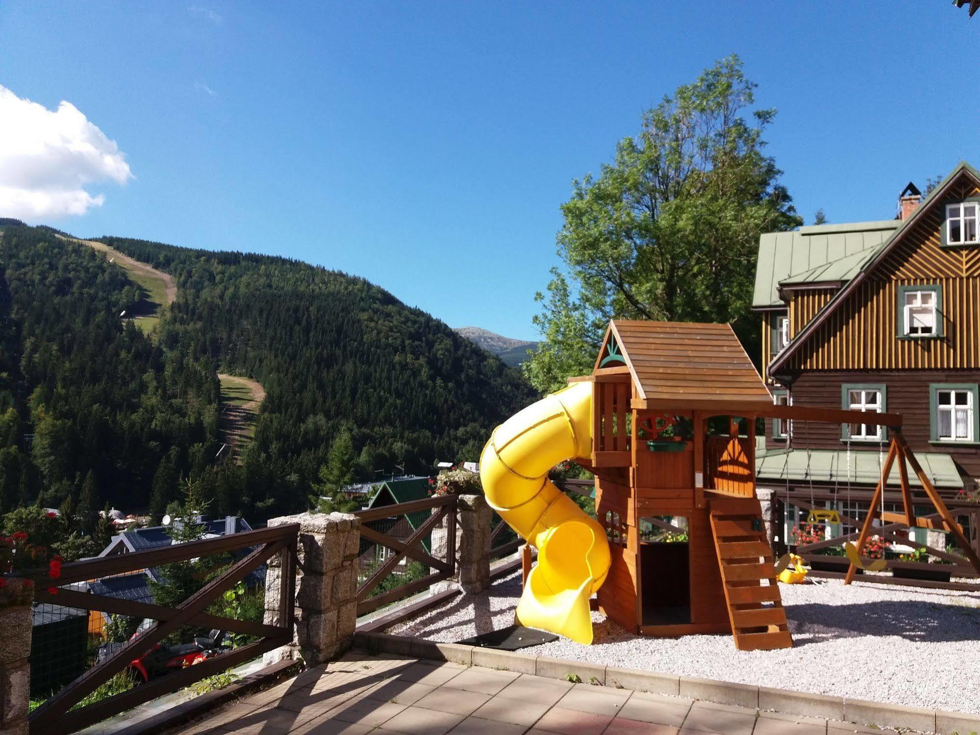 Hotel Pod Jasany Špindlerŭv Mlýn Buitenkant foto